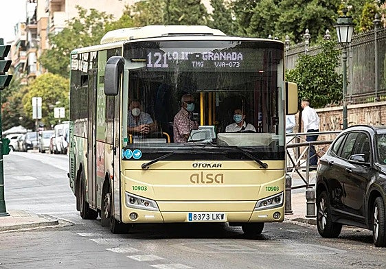 Autobús que conecta Maracena y Granada.