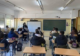 Estudiantes en una de las aulas del IES'Pablo Ruiz Picasso' de El Ejido.