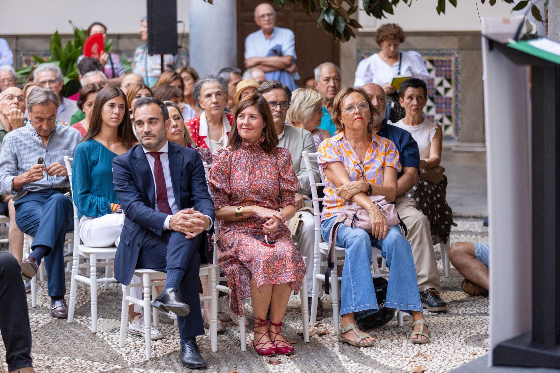 Las imágenes del Aula de Cultura de IDEAL con Enrique Rojas