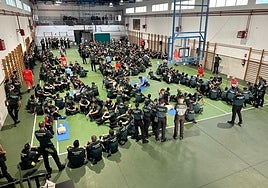 Aspirantes a Guardia Civil recibiendo formación en técnicas de reanimación cardiopulmonar