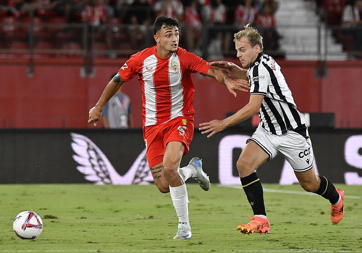 Pubill, que trata de frenar a Van den Belt, fue el que más kilómetros hizo.