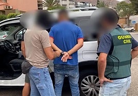 Tres detenidos en Almería, Roquetas y León por la muerte del doctor Piorno en Aguadulce