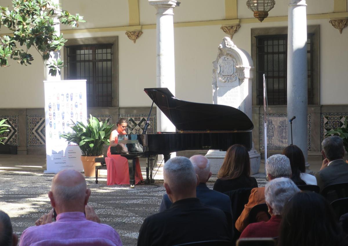 Imagen secundaria 1 - El corte del centro, una fiesta