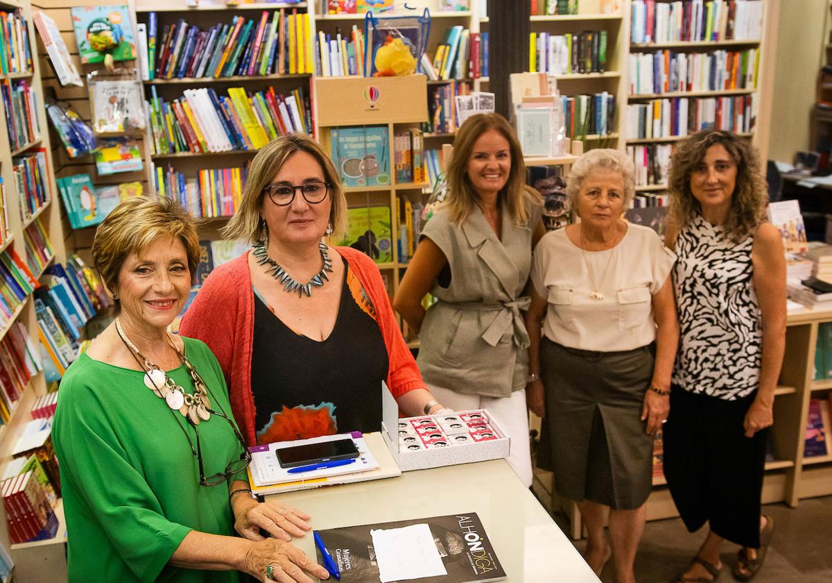 En Dauro están siempre dispuestos a innovar y a ofertar actividades literarias en la tienda y fuera..