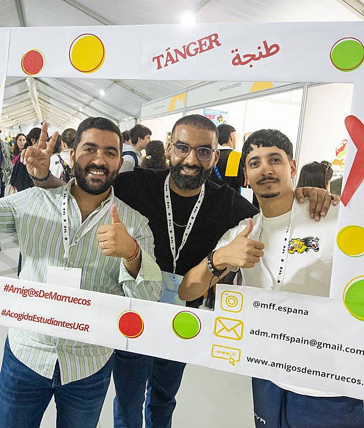 Imagen secundaria 2 - Varios instantes de la jornada de recepción de estudiantes de la UGR.