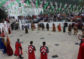 Uno de los momentos de la jornada de Moros y Cristianos en Benamahoma (Cádiz)