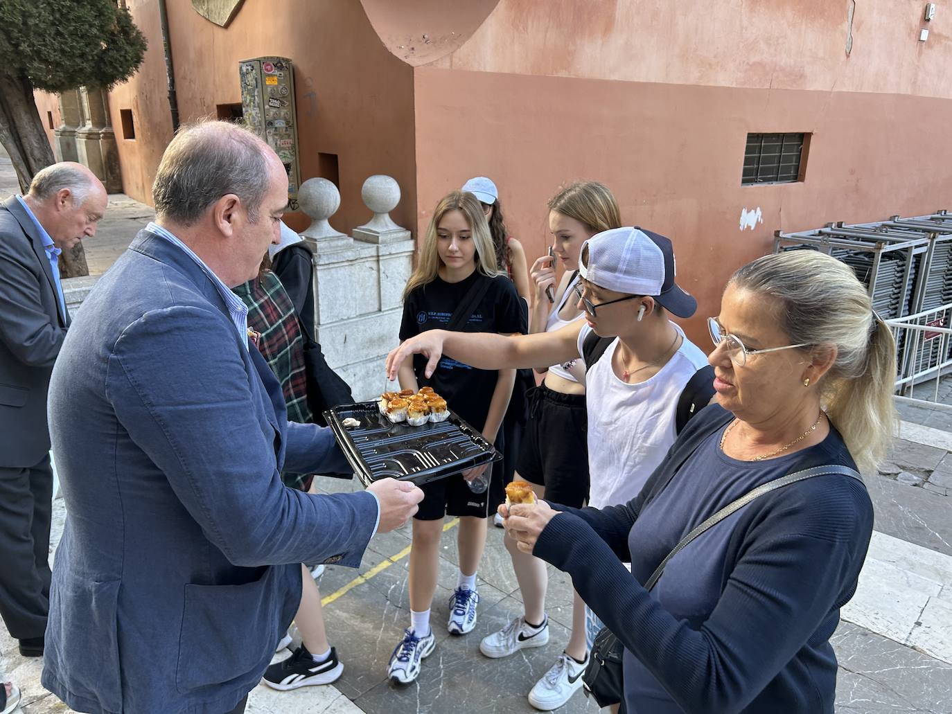 Imagen secundaria 1 - Un pionono para dejar con buen sabor de boca a los turistas de Granada