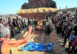 Entierro masivo en el cementerio de Jan Junis (Gaza).