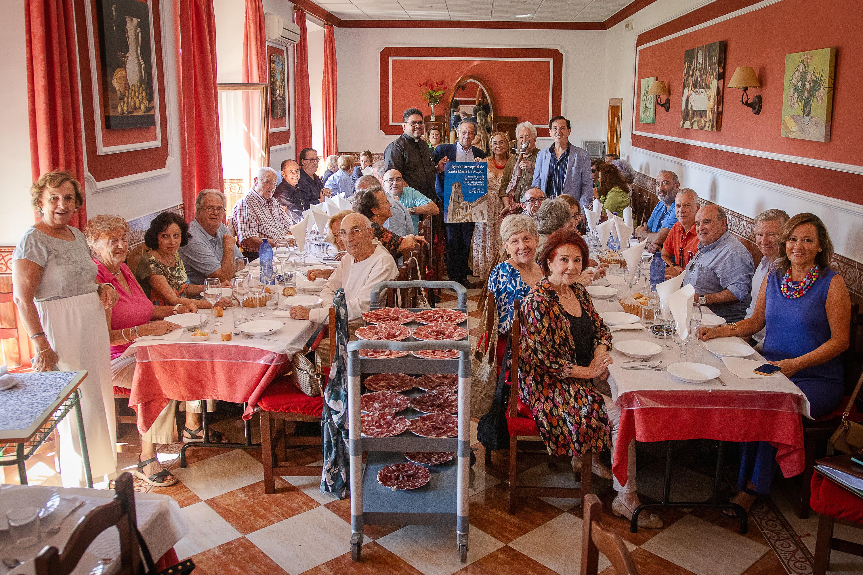 Reunión de la asociación para la restauración de la iglesia de Guadahortuna.