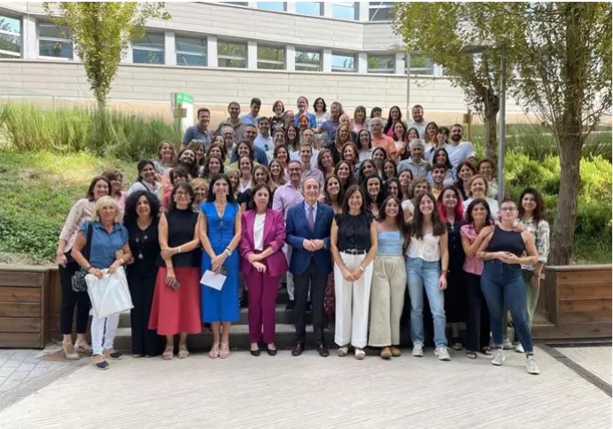 Acto de despedida del Distrito Sanitario Metropolitano a los médicos residentes que han terminado su formación.