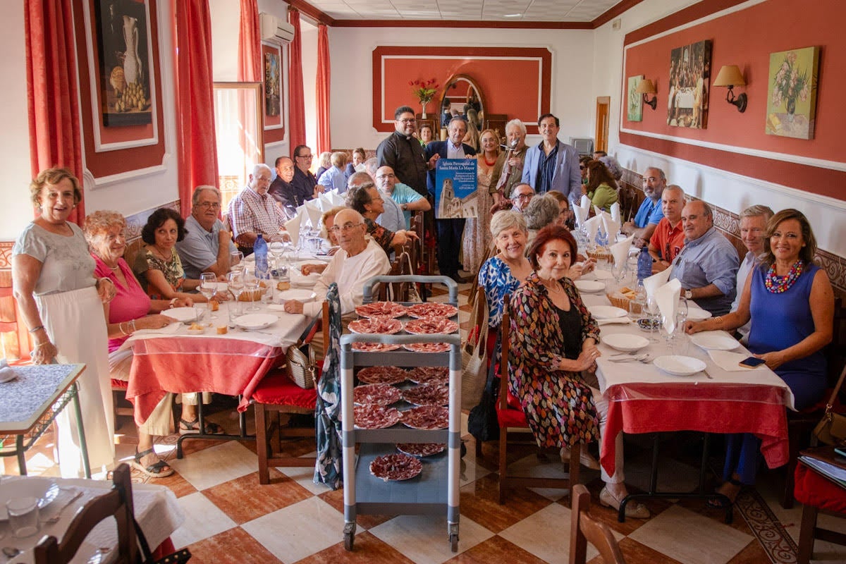 Las imágenes del almuerzo por la iglesia de Guadahortuna