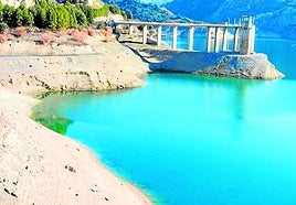 Pantano de Canales en Granada, perteneciente a la Cuenca Hidrográfica del Guadalquivir.