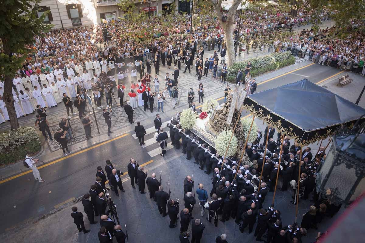 Las mejores imágenes de la procesión de las Virgen de las Angustias