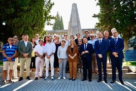 El Ayuntamiento homenajea a las víctimas del avión francés que se estrelló en Sierra Nevada hace 60 años