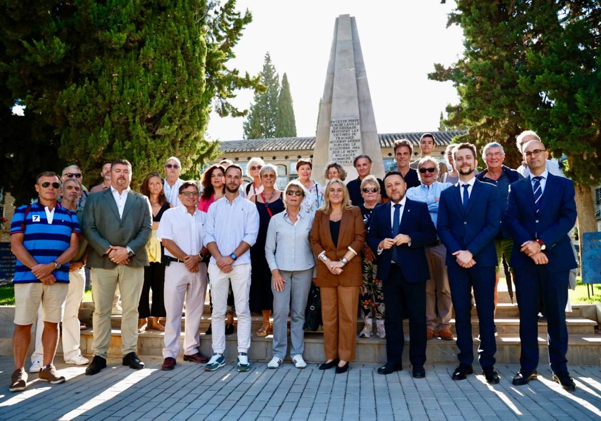 El Ayuntamiento homenajea a las víctimas del avión francés que se estrelló en Sierra Nevada hace 60 años