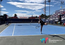 Uno de los partidos del torneo bastetano.