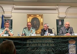 La conferencia del comandante Pulido fue otra de las actividades con motivo de esta efeméride.