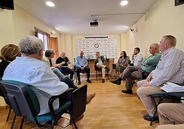 Reunión de la comisión en la Asociación de la Prensa de Jaén.