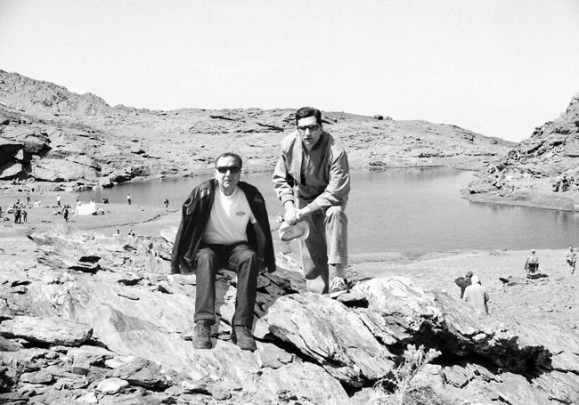 Manuel, en un montaje en Sierra Nevada de joven y unos años después en el mismo punto.