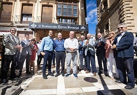 Personalidades del ámbito judicial despiden el bar y a la familia Lombardo.