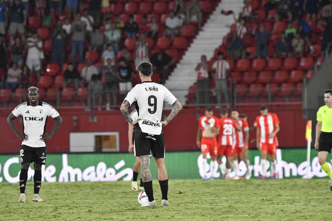 El Almería aprende la lección a tiempo