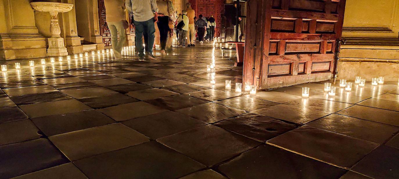 La belleza monumental de Guadix en la noche de las velas