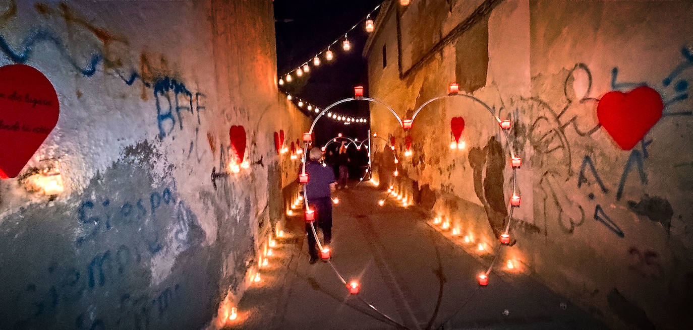 La belleza monumental de Guadix en la noche de las velas