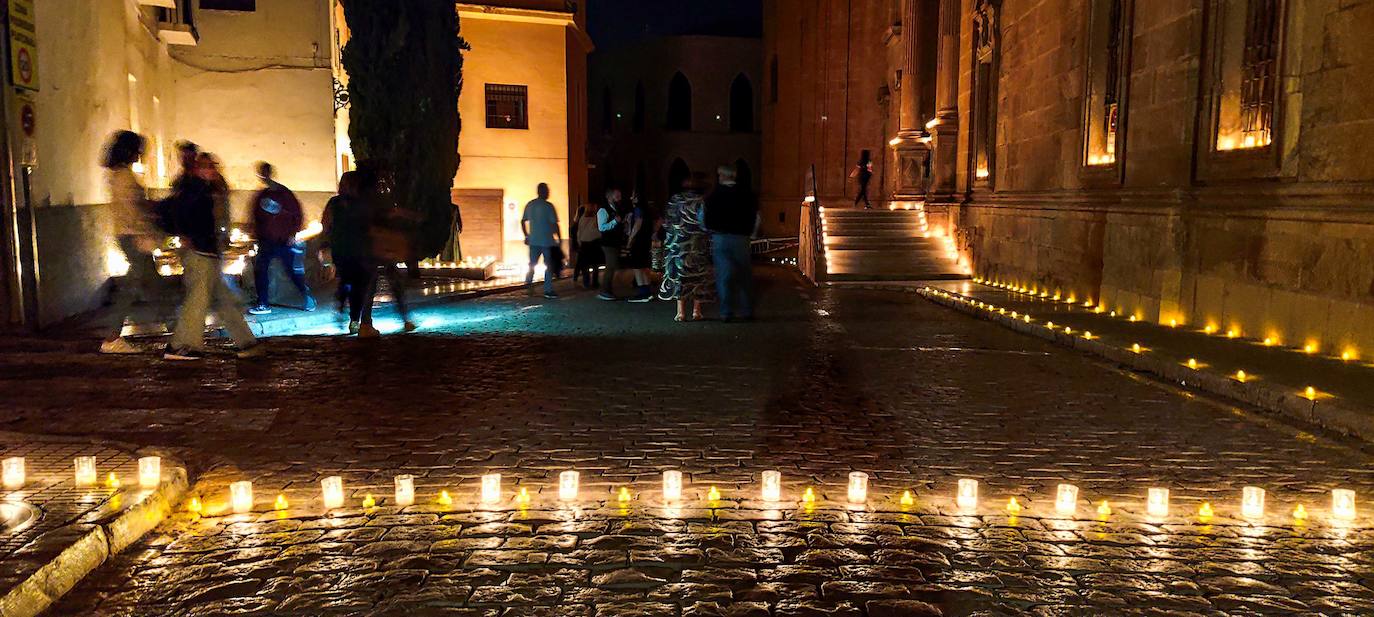 La belleza monumental de Guadix en la noche de las velas