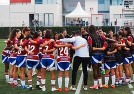 Piña del Granada en el partido con el Eibar.