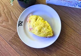 Tortilla de gamba roja de Garrucha con mahonesa de rábano.