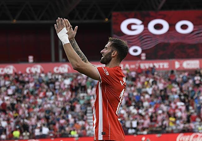 Leo Baptistao celebra un gol frente al Elche.