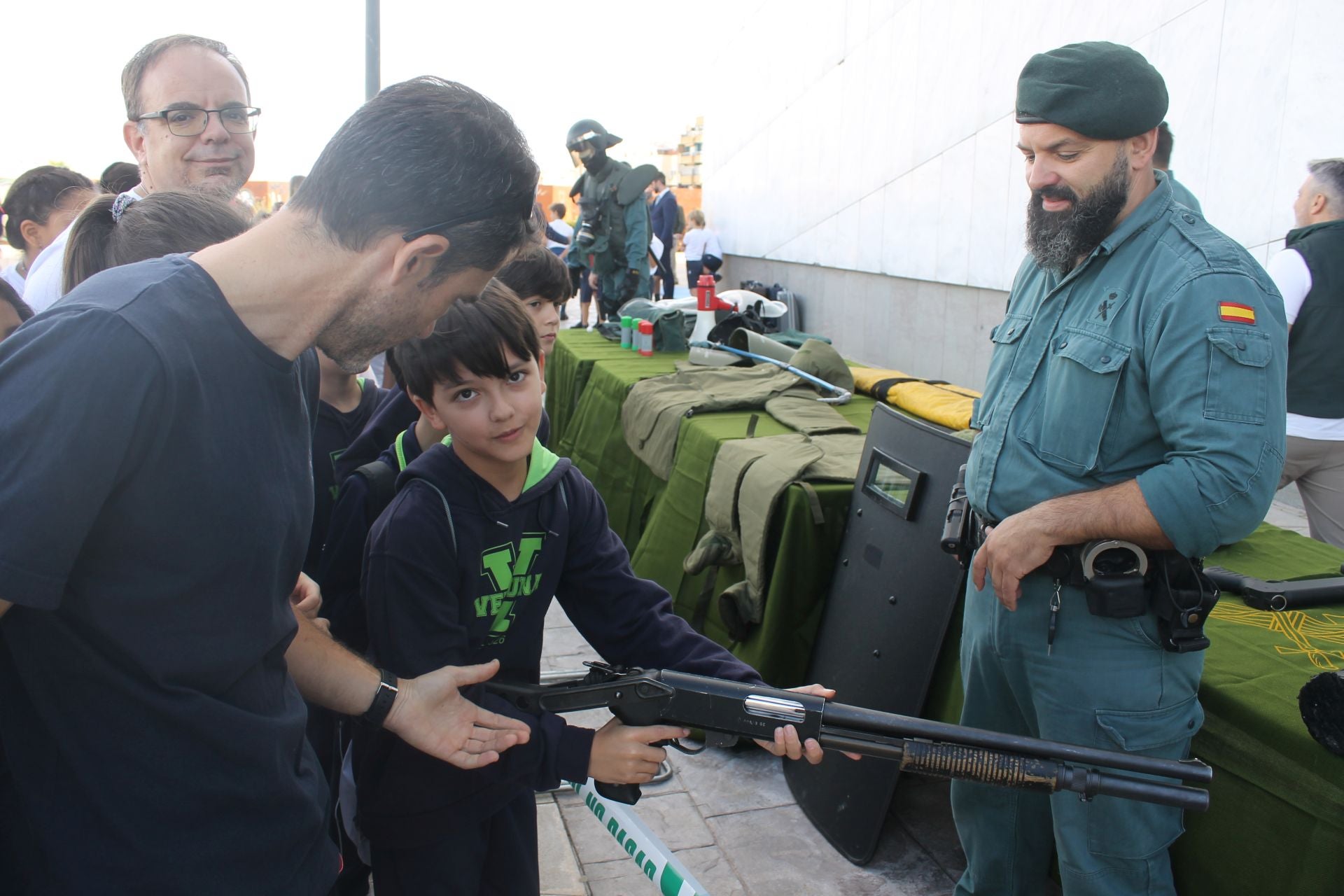 Demostración de la Guardia Civil antes 2.500 menores