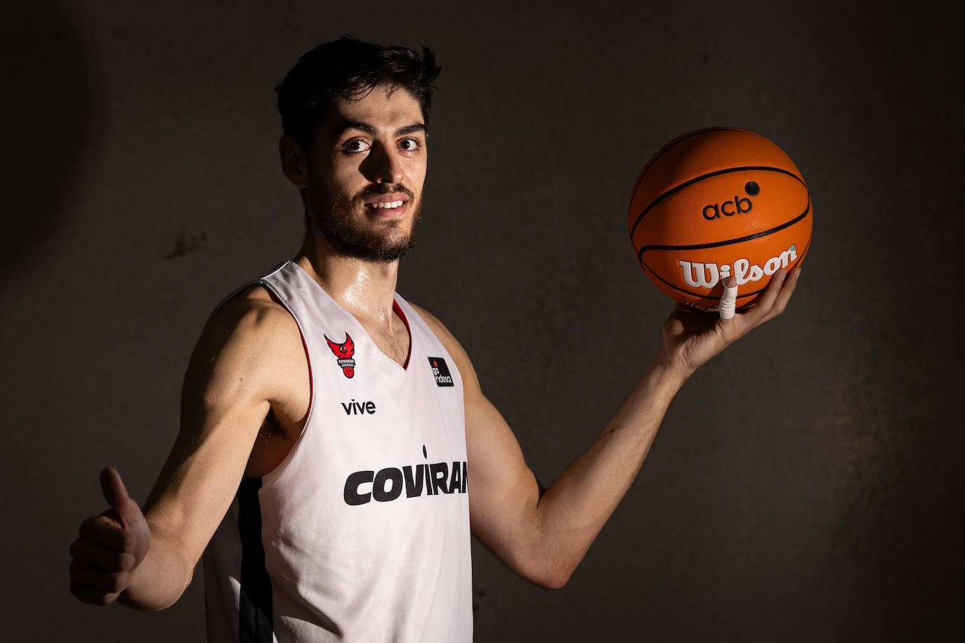 Edgar Vicedo aparece como el mejor en rebotes del Covirán.