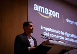 Tomá Urzua, gestor de cuentas estratégicas de Amazon, durante su charla a las empresas granadinas para aportarles las claves para vender con éxito.