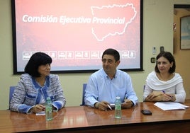 Paqui Medina, Paco Reyes e Isabel Uceda presiden la comisión provincial.