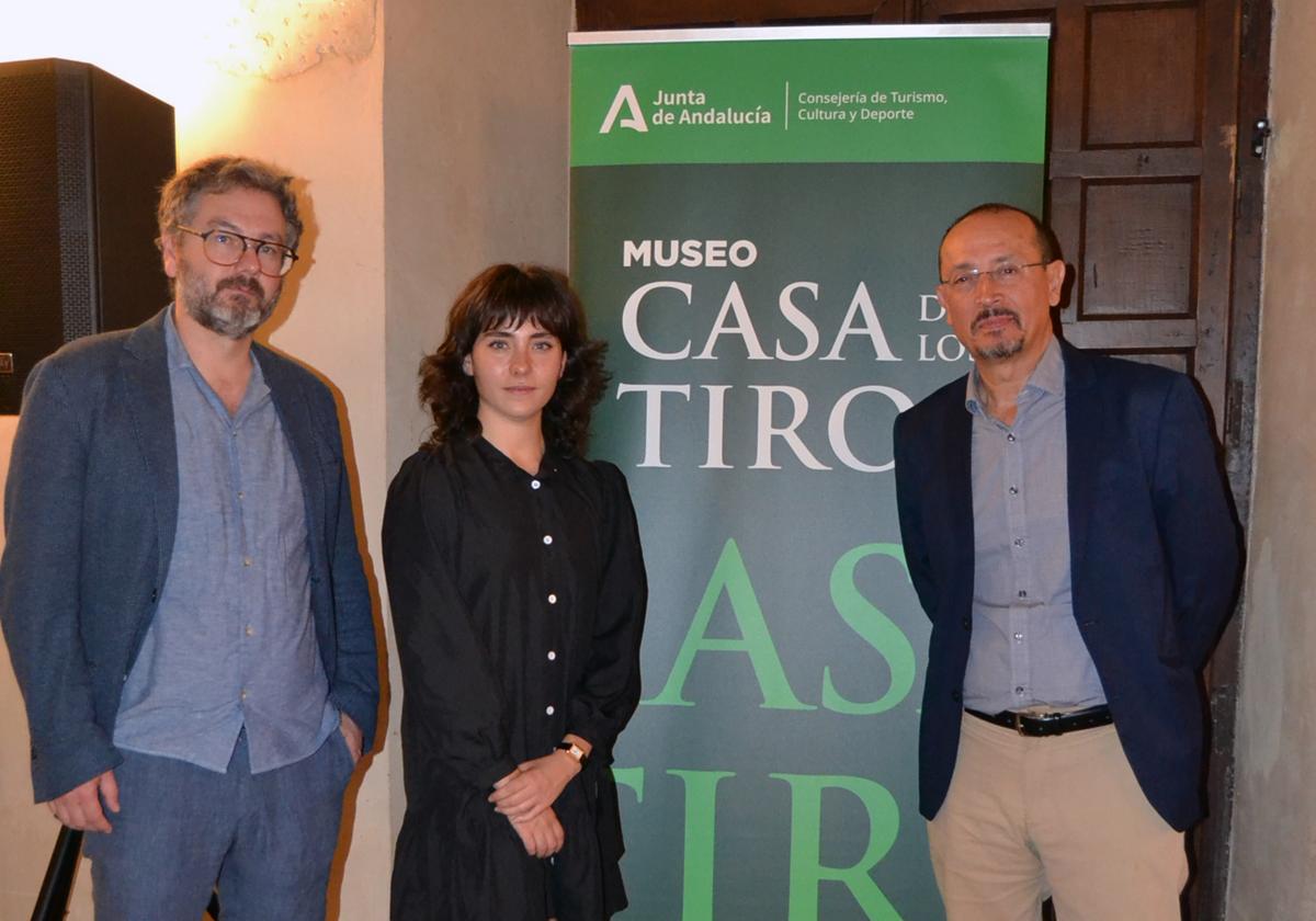 Recital de Elsa Moreno en el Museo Casa de los Tiros. En la foto, junto con el director del museo y el delegado de Cultura.