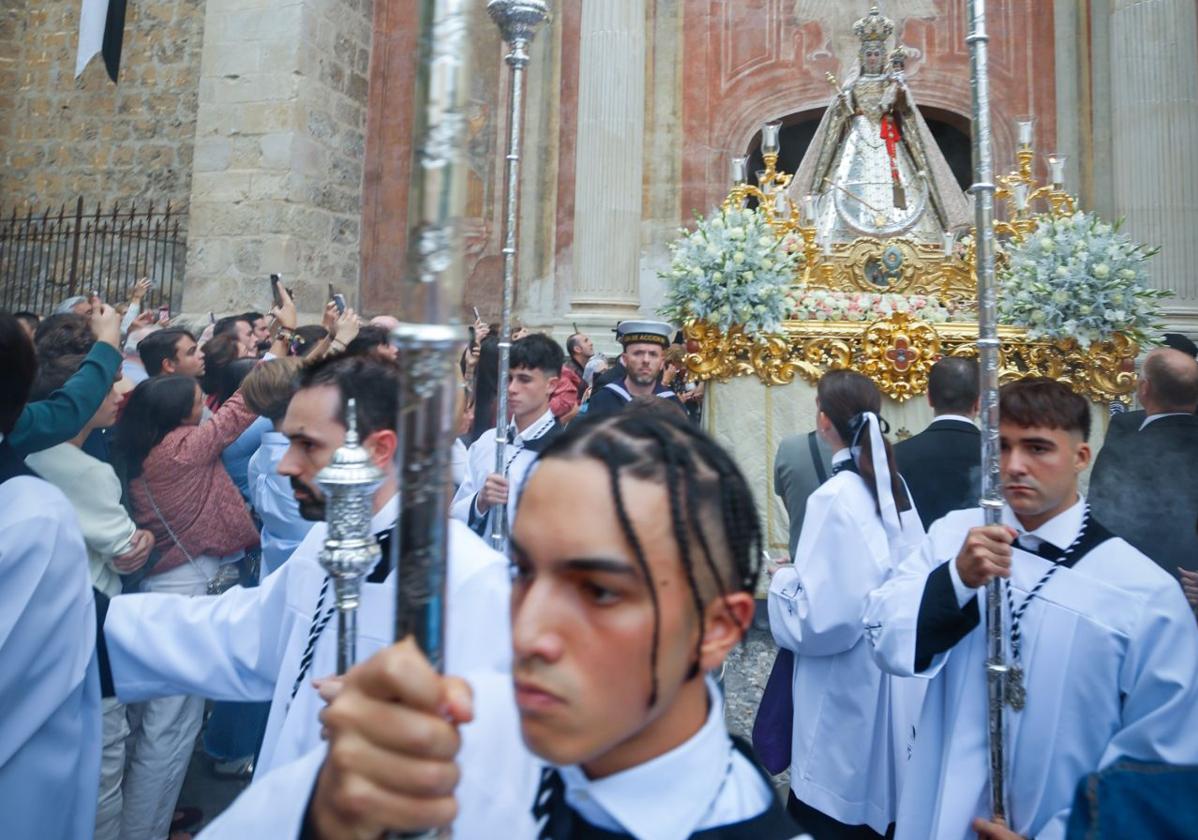 La Virgen delRosario, frente a Santo Domingo.