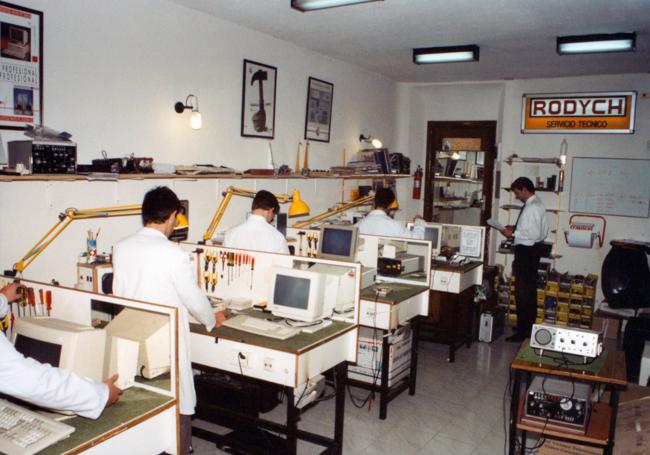 El interior del taller en los 80.