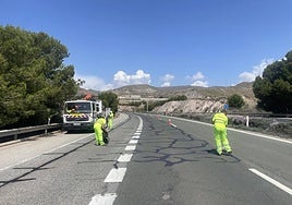 Sellado de fisuras en la autovía A-7.