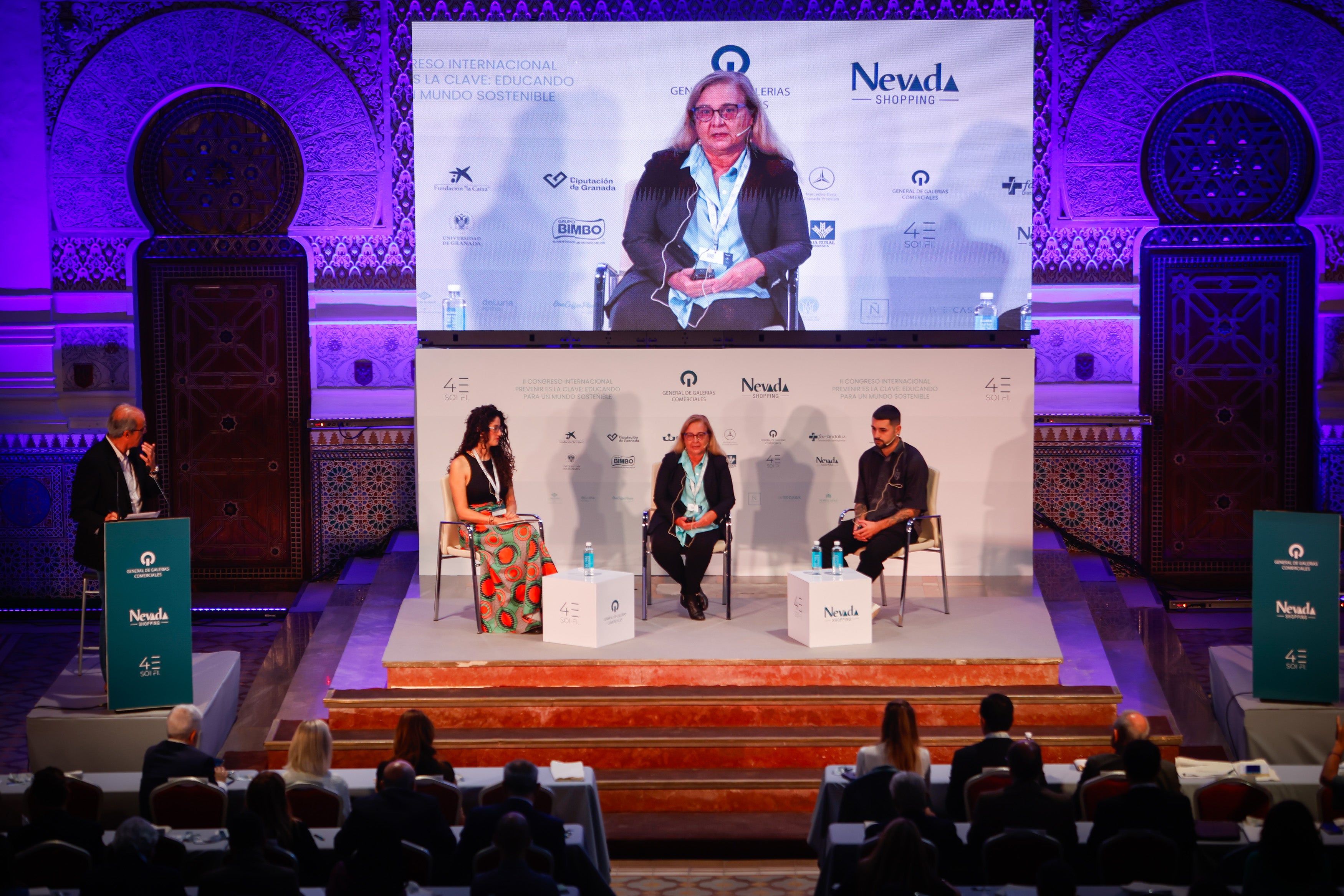El congreso se celebró en la facultad de Comunicación y Documentación.