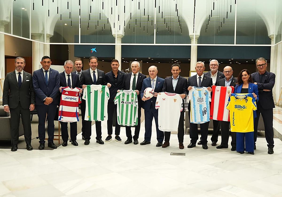 CaixaBank renueva su apoyo al fútbol andaluz