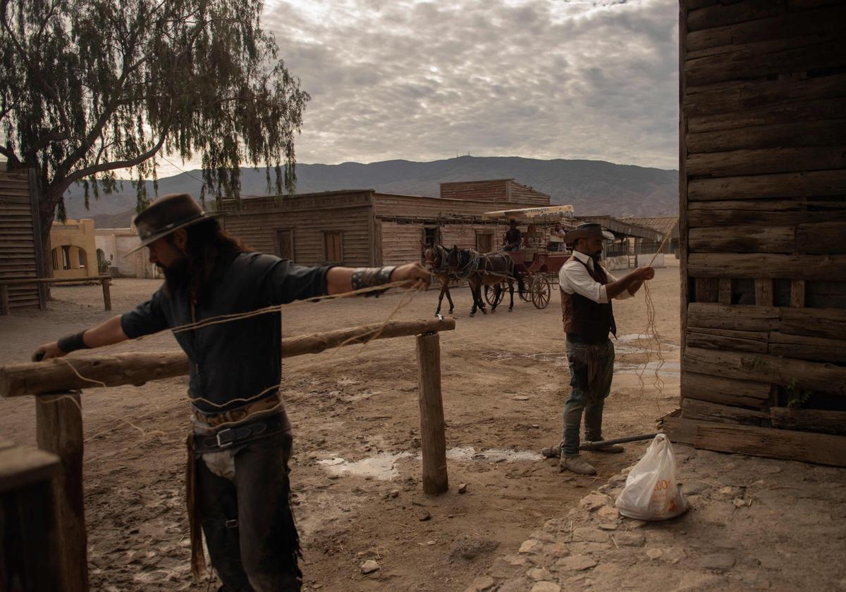 Imagen principal - Almería: El «Far West» español, escenario de los wésterns de ayer y mañana