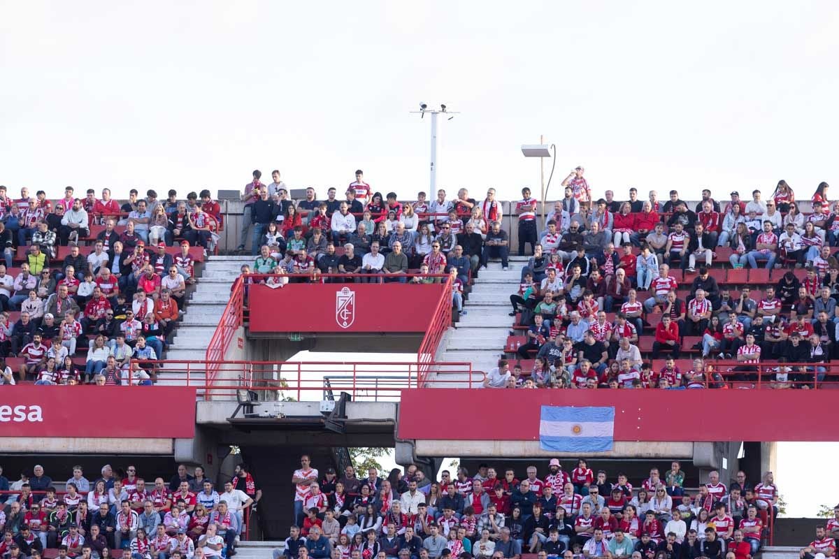 Encuéntrate en Los Cármenes en el Granada-Tenerife