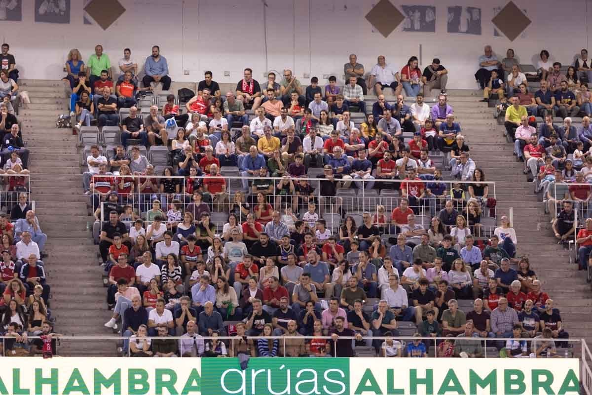 Encuéntrate en la grada durante el Covirán - La Laguna Tenerife