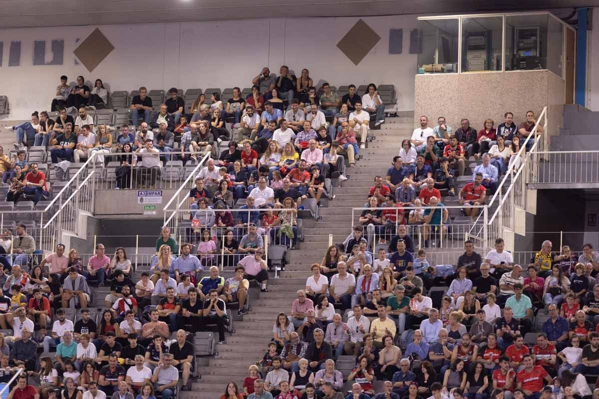 Encuéntrate en la grada durante el Covirán - La Laguna Tenerife