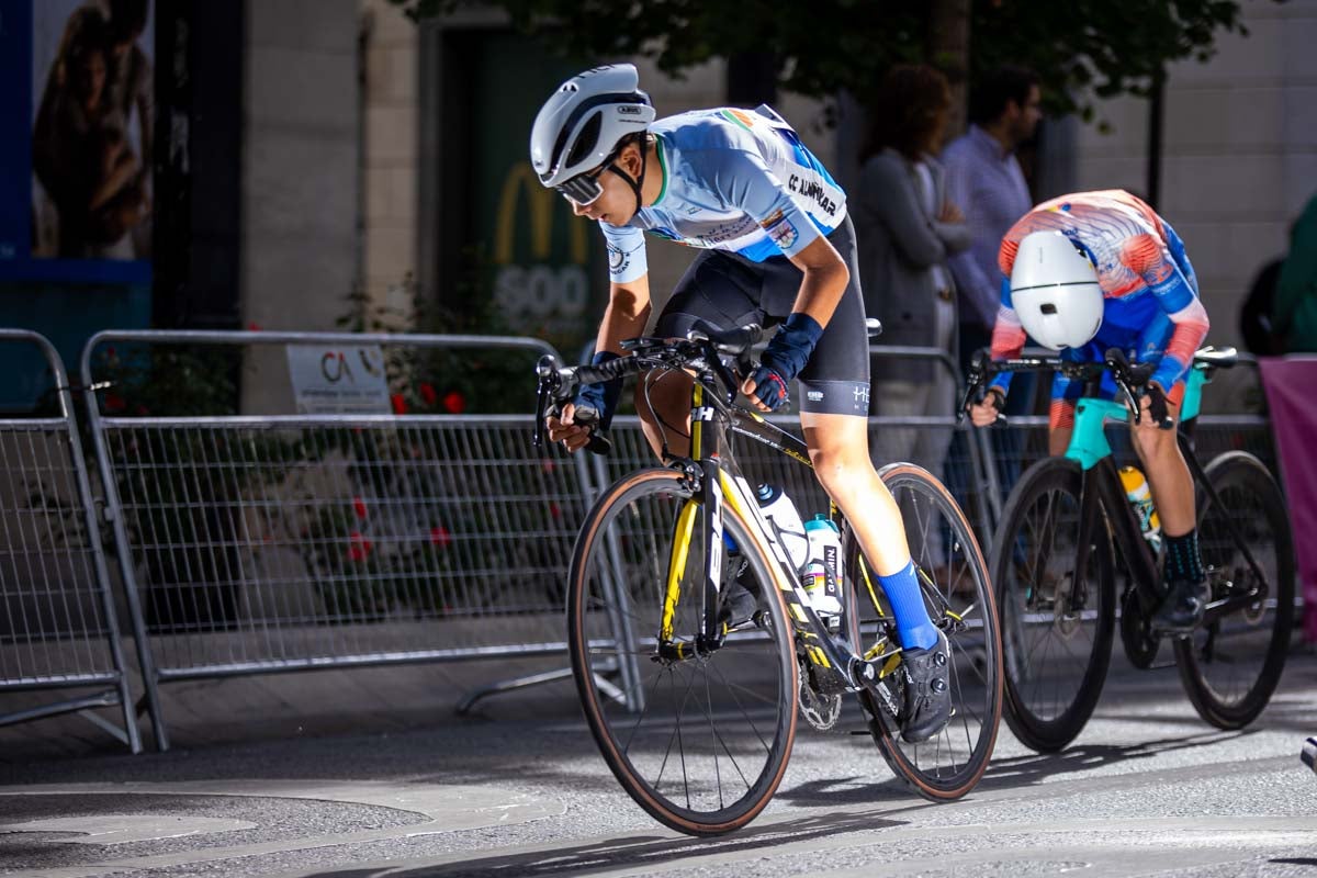 La prueba ciclista Reinas de la Alhambra, en imágenes