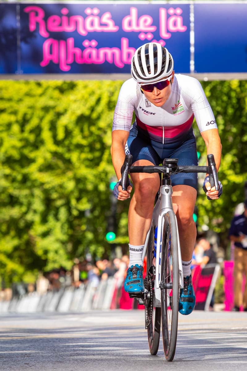 La prueba ciclista Reinas de la Alhambra, en imágenes