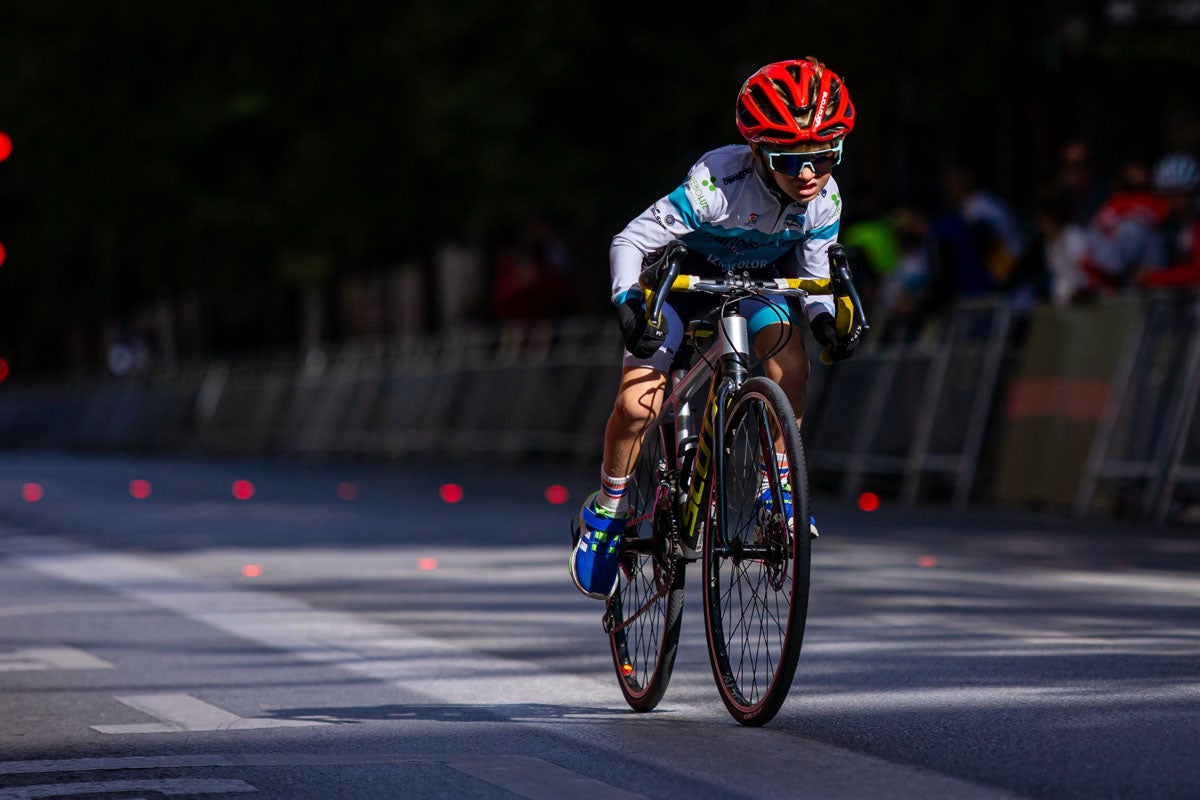 La prueba ciclista Reinas de la Alhambra, en imágenes