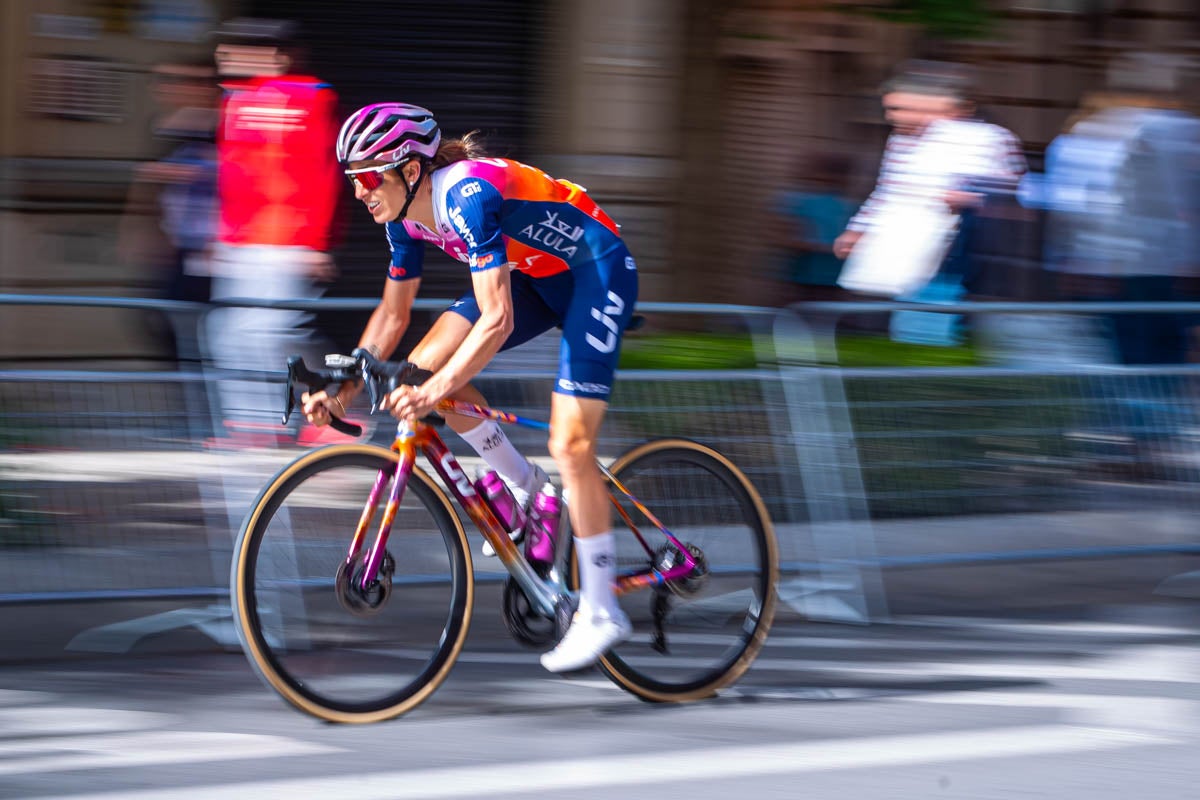 La prueba ciclista Reinas de la Alhambra, en imágenes