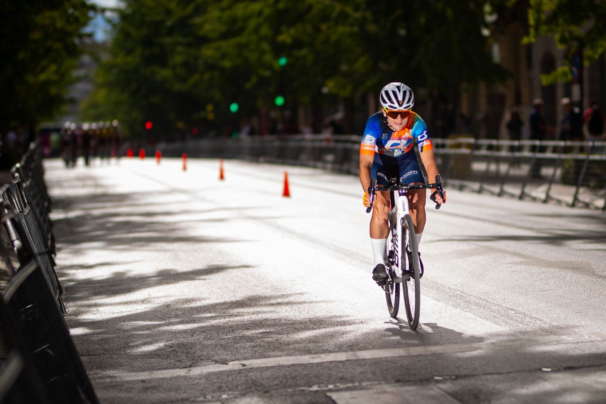 La prueba ciclista Reinas de la Alhambra, en imágenes